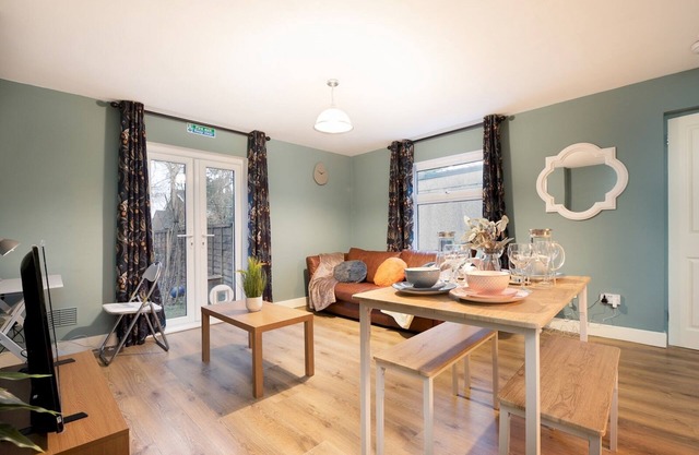 Pass the Keys | Stylish Flat with Free Parking