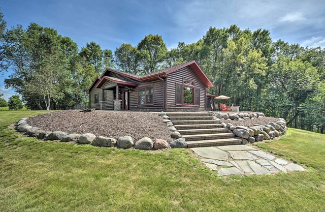 Patio, Views & Hot Tub: Quiet Lakeside Cabin