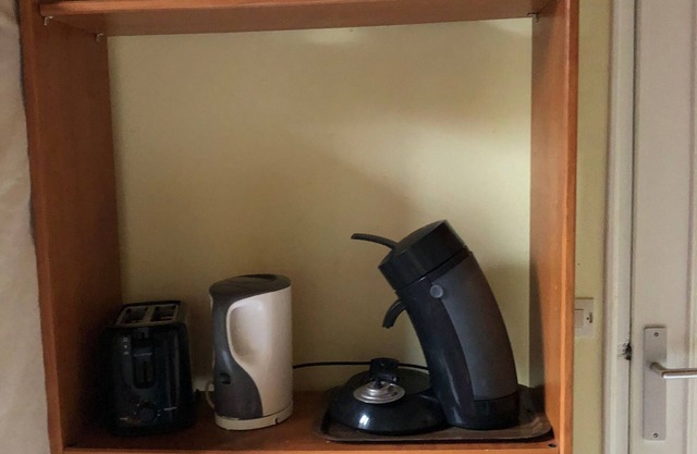 Pavillon Dans une Cours Privée et Végétale à 10 min de Paris, Idéal Durant L'été