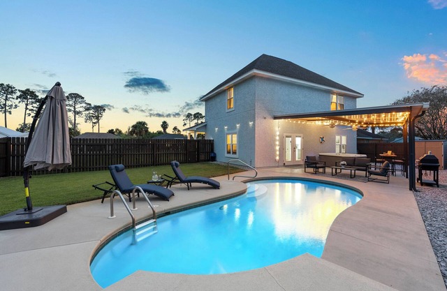 PCB Paradise Sands Oasis - Private Pool, Game Room, Hot Tub!