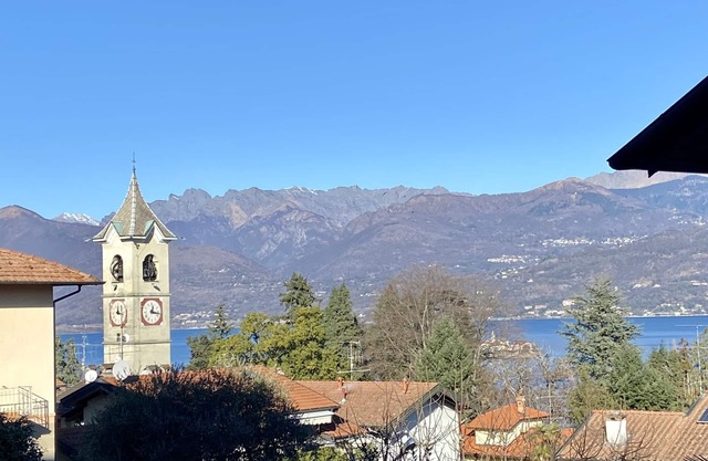 Peaceful Apartment with balcony, Garden And Lake View