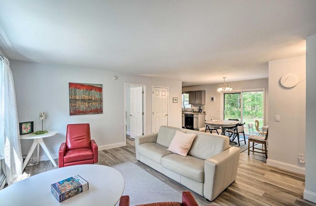 Peaceful Athens Retreat at Sleepy Hollow Lake