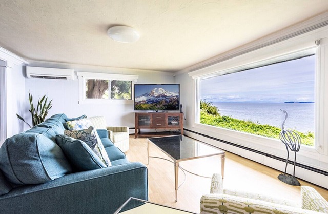Peaceful Beachfront Getaway with Sweeping Water Views