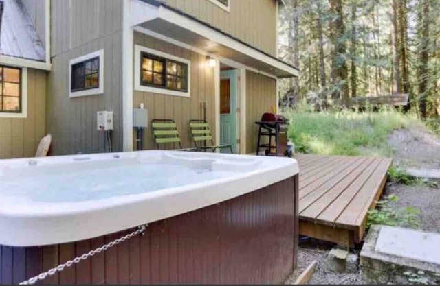 Peaceful cabin in the woods