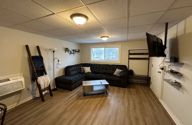 Peaceful Cedar Rapids Apt