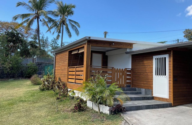 Peaceful, comfortable accommodation 20 minutes from the beach and 30 minutes from the airport
