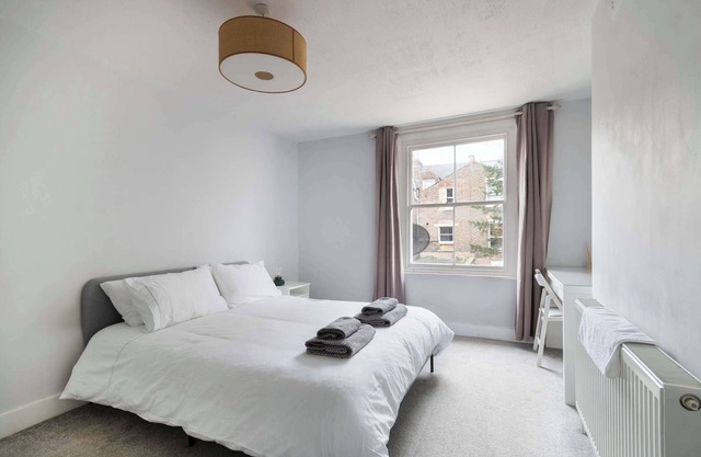 Peaceful flat 1 minute from Clapham Junction