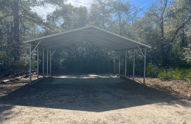 Peaceful Guesthouse located on 27 acre Homestead.