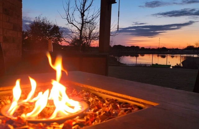 Peaceful Lakeside Gem near San Antonio