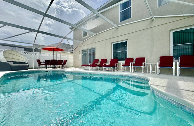Peaceful & Lovely 5 bed Pool Home