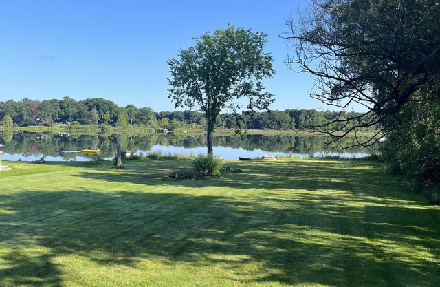 Peaceful & Relaxing Battle Creek Lake House┃Kayaks, Paddle Boards & Fire Pit