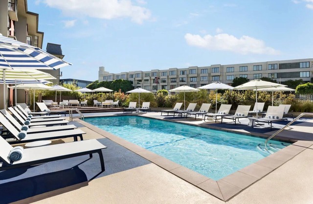 Peaceful Retreat Steps From Pier 39 | 2 Stunning City View Rooms w/Pool Access