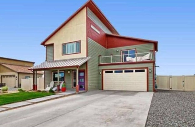 Peaceful Riverwalk Retreat