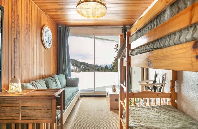 Peaceful Stay with Mountain View