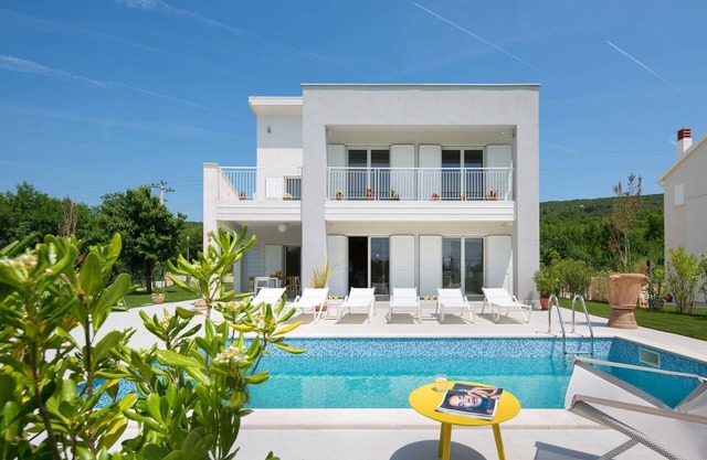 Peaceful Villa in Stanisovi with sea view
