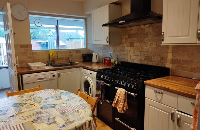 Peacefull and relaxing house for Families or Professionals.