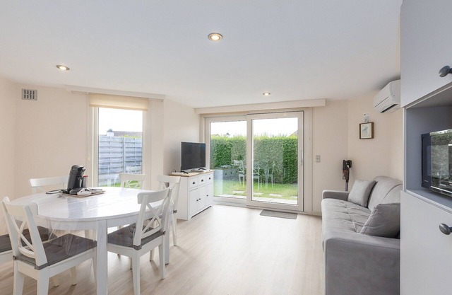 Peacefully located holiday home near the sea