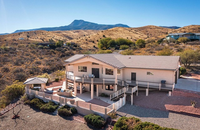 PeaksView Oasis - Spacious, central w/great views