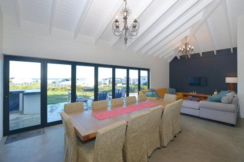 Pearl Bay Escape