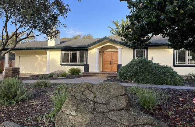 Pebble Beach Retreat with outdoor gas firepit and hot tub