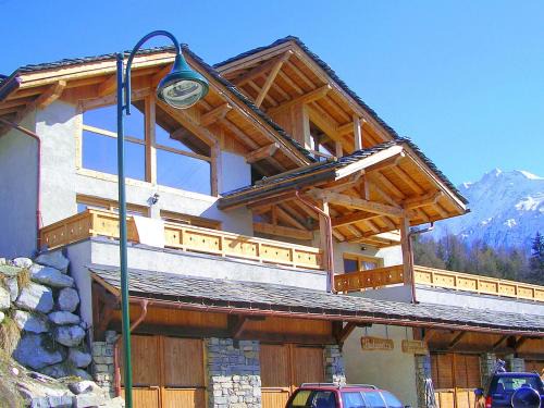 Peisey Chalet with Balcony Views