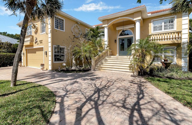 "Pelican Nest"Private Beach & Bay access & Pool 4bedroom 3bath