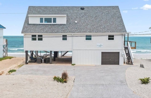 Pelican Rest | Wren Beach Rentals by Portoro