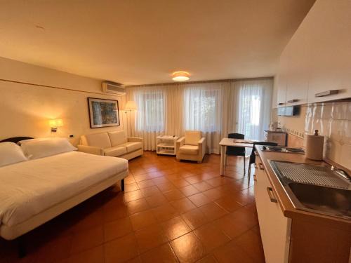 Pellico Apartments by Hotel America