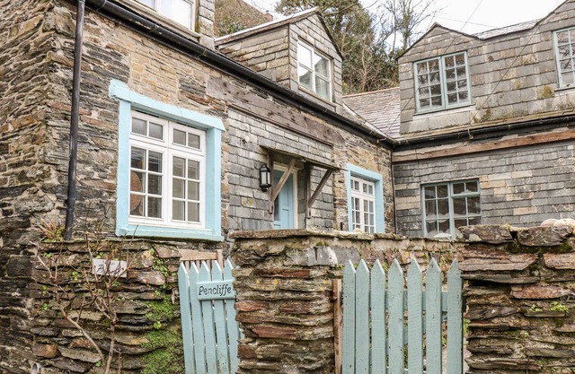 PENCLIFFE, family friendly, character holiday cottage in Boscastle