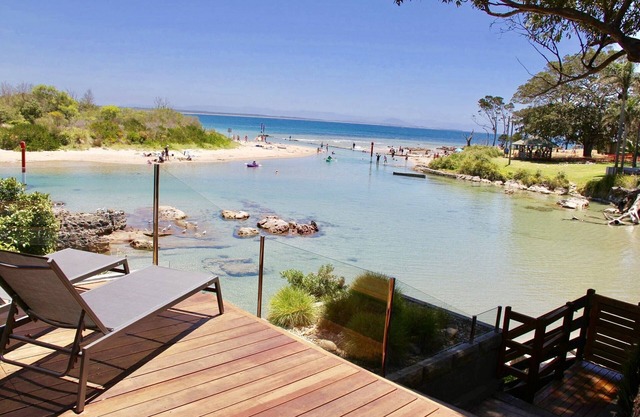 Peninsula - Absolute Waterfront, Currarong.