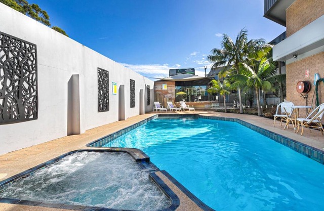 Peninsula Nelson Bay Motel and Serviced Apartments