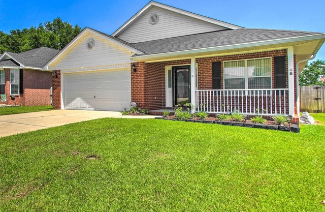 Pensacola Home ~ 2 Mi to Perdido Bay Beaches!