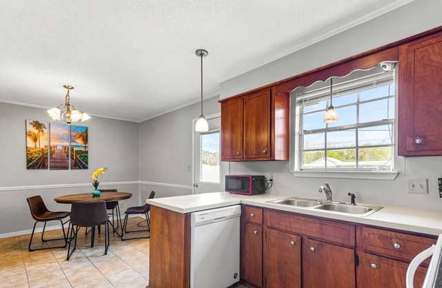 Pensicola Paradise A - 20 min from Perdido & Pensicola Beach