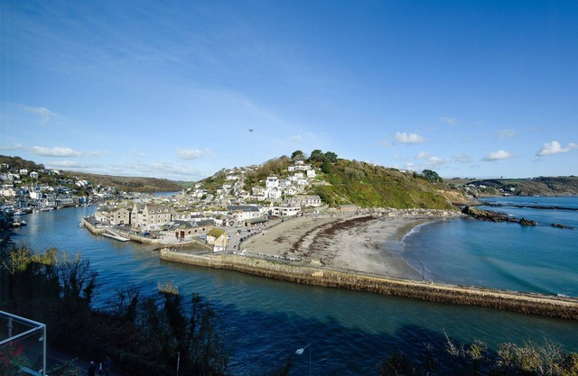 Penthouse apartment with stunning views of Looe bay and harbour.