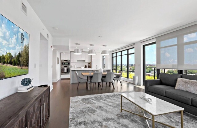 Penthouse | Downtown | Capitol Views | Luxury