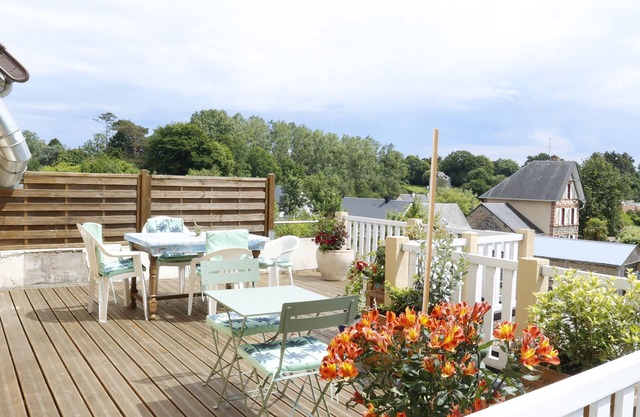 PENTHOUSE APARTMENT 2MIN FROM MONT SAINT MICHEL BAY
