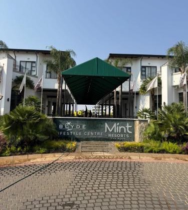 Penthouse On Tropical - The Blyde