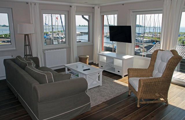 Penthouse - Spacious living for 2 over 2 floors