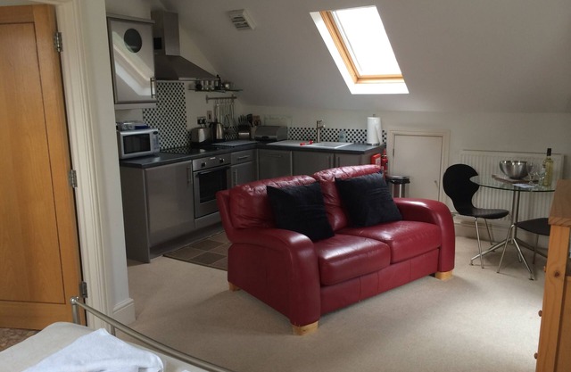 Penthouse Studio @ Southover Beach, opposite Beach