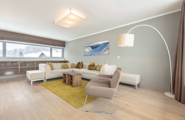 Penthouse with 3 bedrooms & summer pool