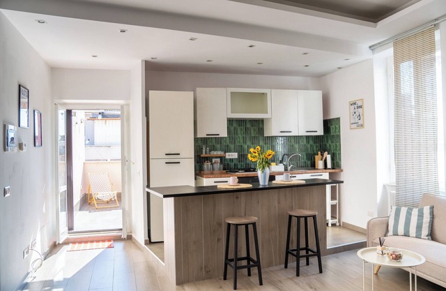 Penthouse with Terrace Rome, 6 metro stops from the Colosseum