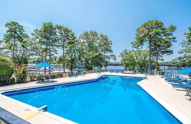 Perfect Couples Retreat - close to all amenities