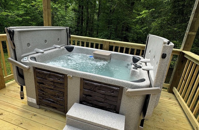 Perfect Family Friendly Cabin w/privacy/arcade games/yard space in Townsend, TN