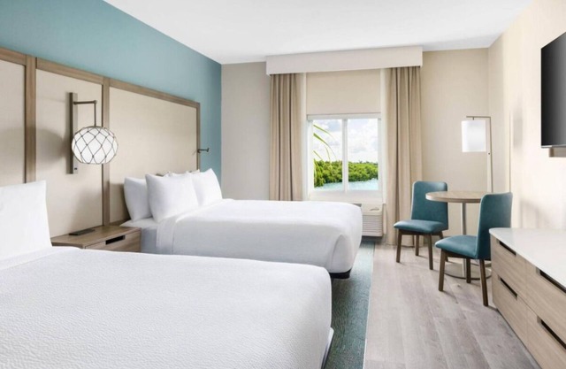 Perfect Find! Comes with Free Breakfast, Outdoor Pool, Pet-friendly Property!