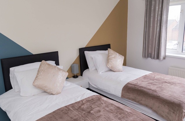 Perfect for Contractors & Families + Free Parking!