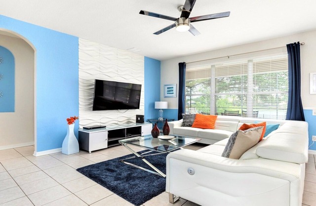 *Perfect For Family *Windsor Hills Newly Renovated 6BR Villa, near clubhouse