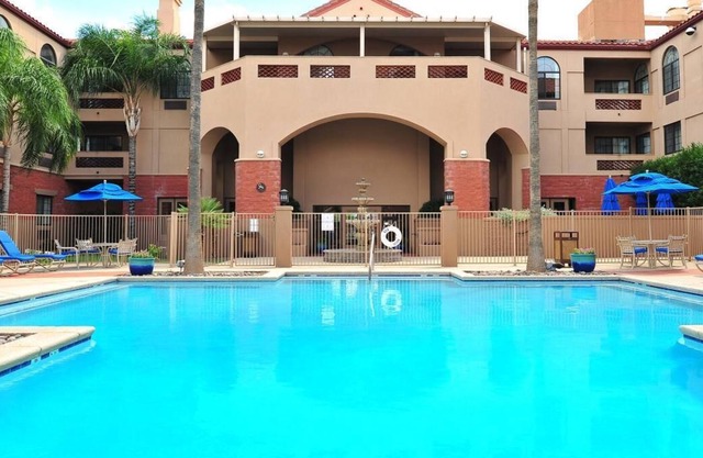 Perfect Getaway! Kitchen, Pool, Close to Pima Air Museum