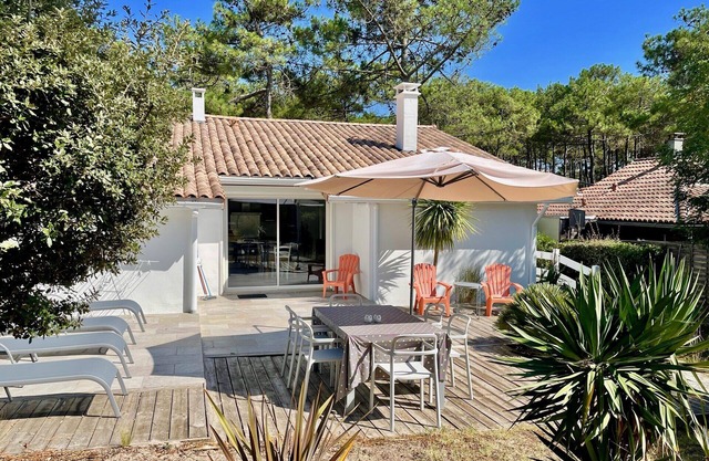 Perfect holiday home in Hourtin-Plage with wifi and very close to the beach