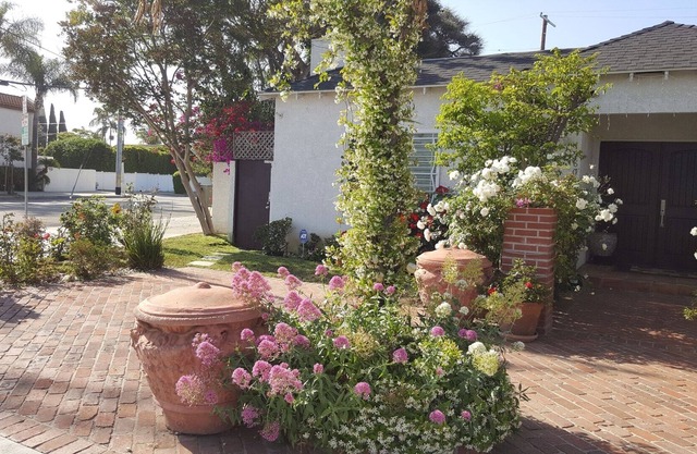 Perfect LA Getaway! Sawtelle- Santa Monica Area