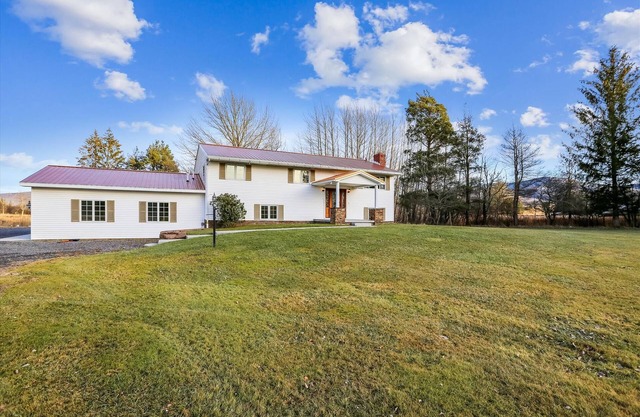 Perfect spot for work groups or chaperoned troops. Appalachian Bunk House!